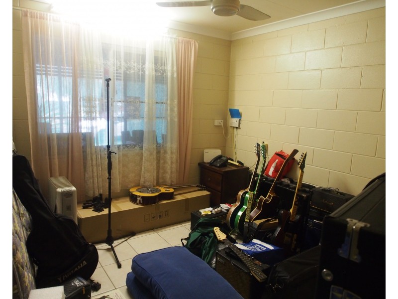 10 CHARLTON STREET, Buxton QLD 4660