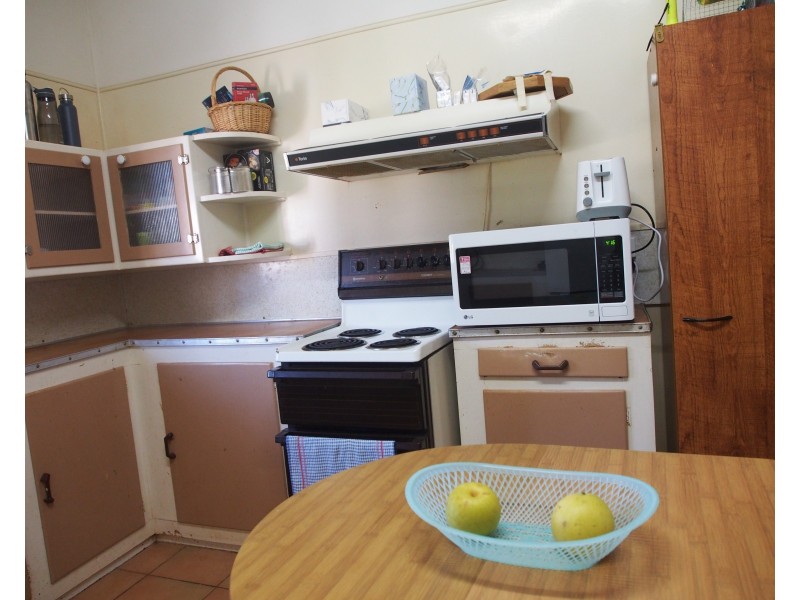 14 GAYDON STREET, Childers QLD 4660