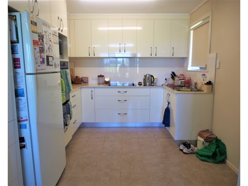 3 NELSON STREET, Childers QLD 4660