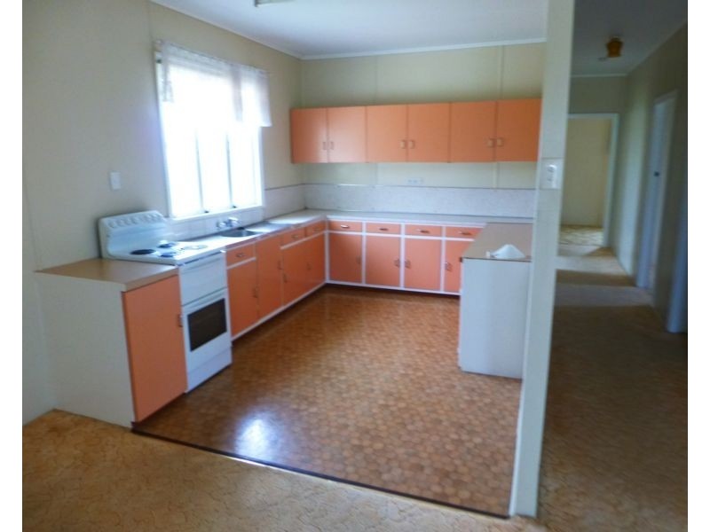 40 Walsh Street, Biggenden QLD 4621