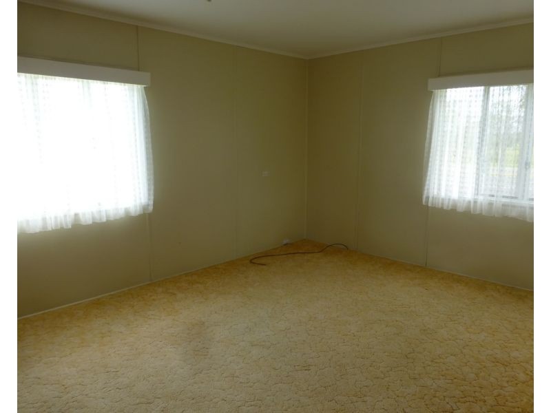 40 Walsh Street, Biggenden QLD 4621