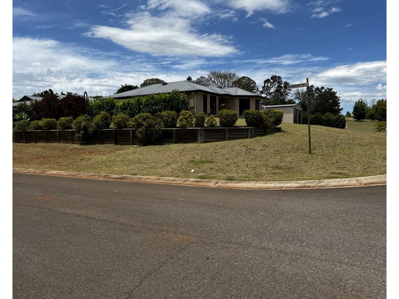 8 Well Line Street, Childers QLD 4660