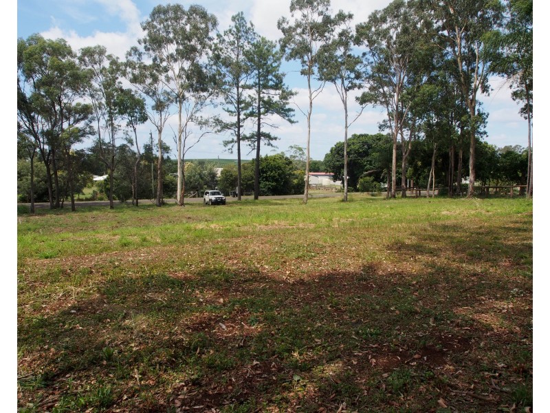 195 Station Road, Horton QLD 4660