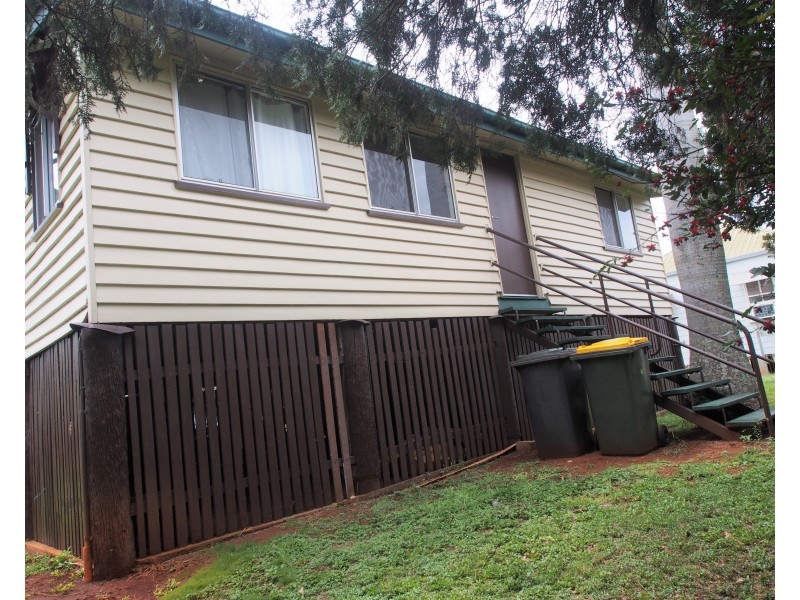 5 Churchill Street, Childers QLD 4660