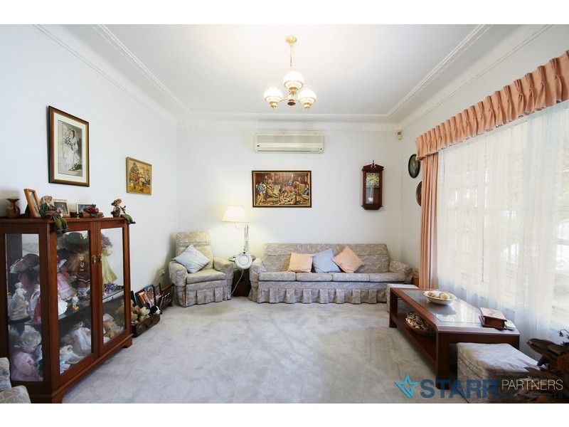7 Downing Avenue, Regents Park NSW 2143