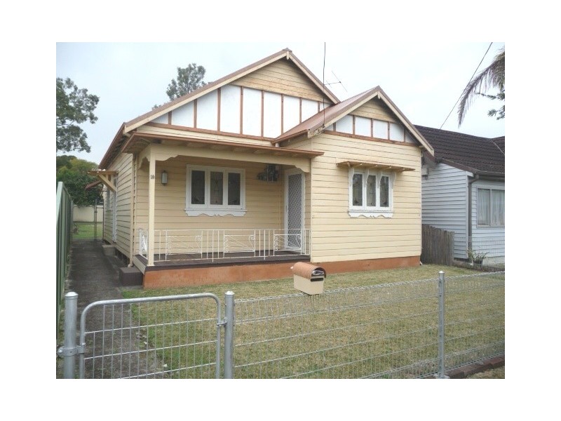 18 Chisholm Rd, Auburn NSW 2144