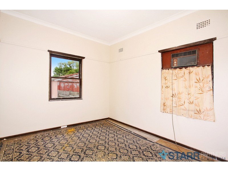 6 Gooreen Street, Lidcombe NSW 2141