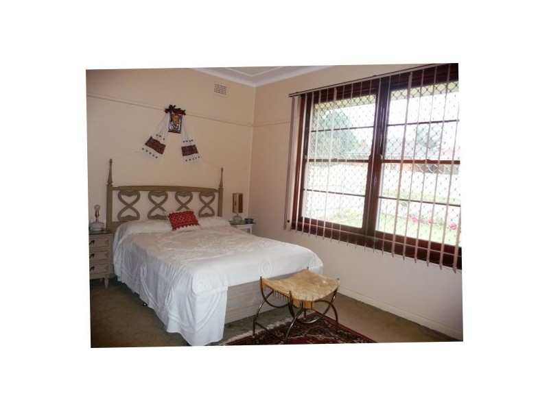 2 Foyle Avenue, Birrong NSW 2143