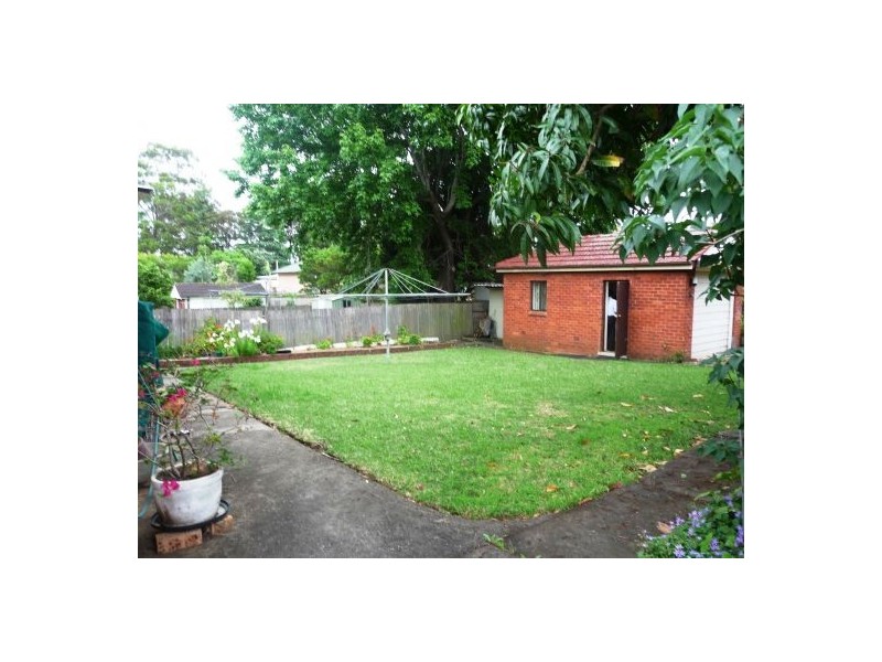 2 Foyle Avenue, Birrong NSW 2143