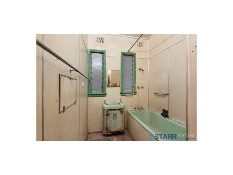 14 Patten Ave, Merrylands NSW 2160