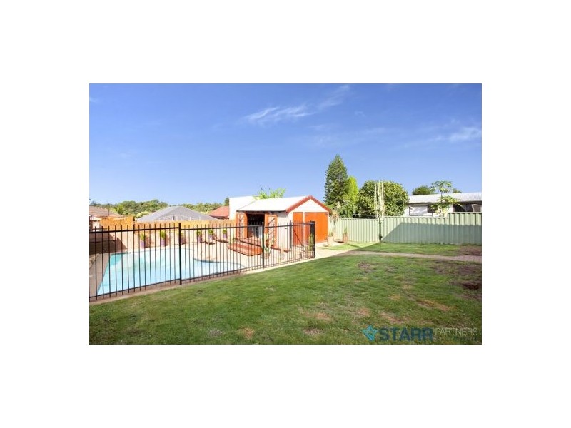 7 Downing ave, Regents Park NSW 2143