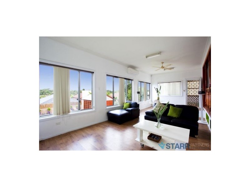 7 Downing ave, Regents Park NSW 2143