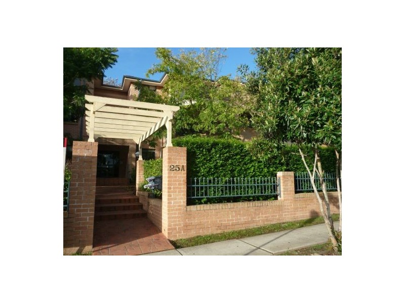 2/25A Good Street, Westmead NSW 2145