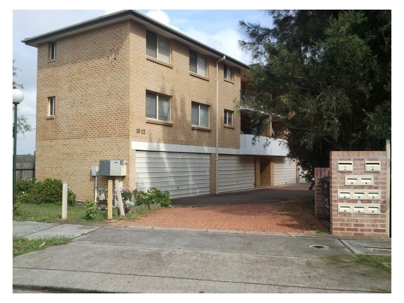 9/10-12  Kitchener Ave, Regents Park NSW 2143