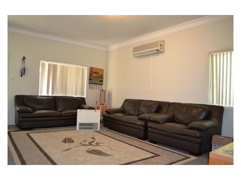 16 Gordon Rd, Auburn NSW 2144