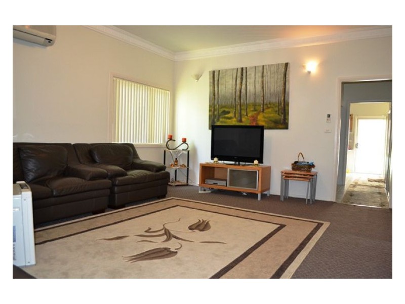 16 Gordon Rd, Auburn NSW 2144