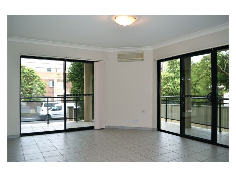 2/82  Beaconsfield st, Silverwater NSW 2128