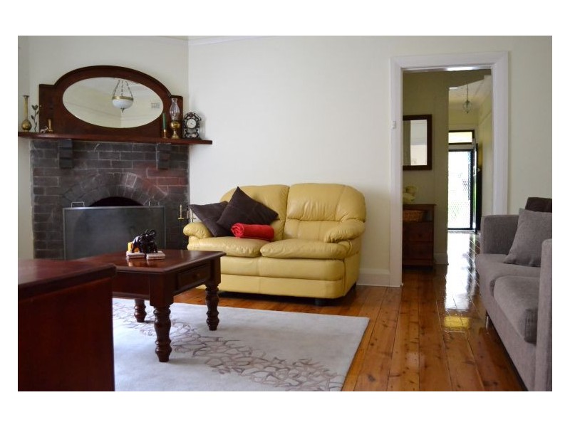 77 Hampstead Rd, Auburn NSW 2144