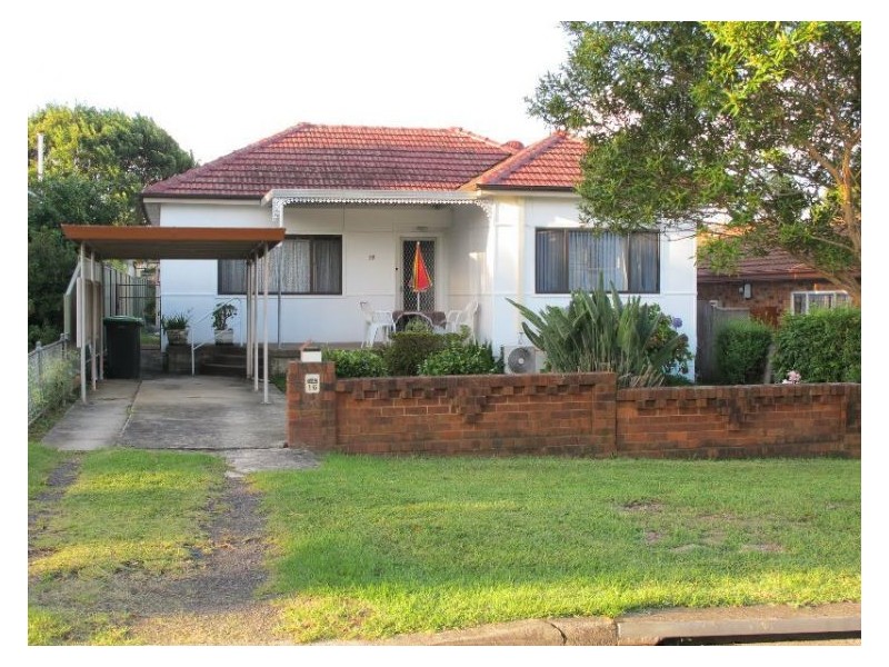 16 Esme Av, Chester Hill NSW 2162