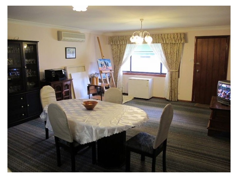 16 Esme Av, Chester Hill NSW 2162