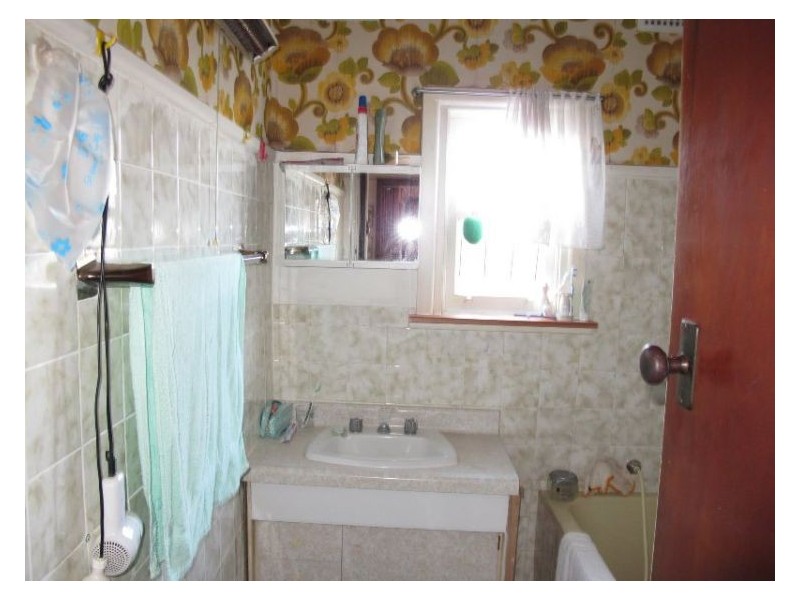 16 Esme Av, Chester Hill NSW 2162