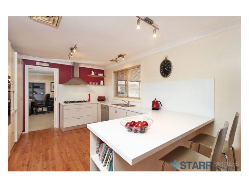 5 Grandoaks Pl, Castle Hill NSW 2154