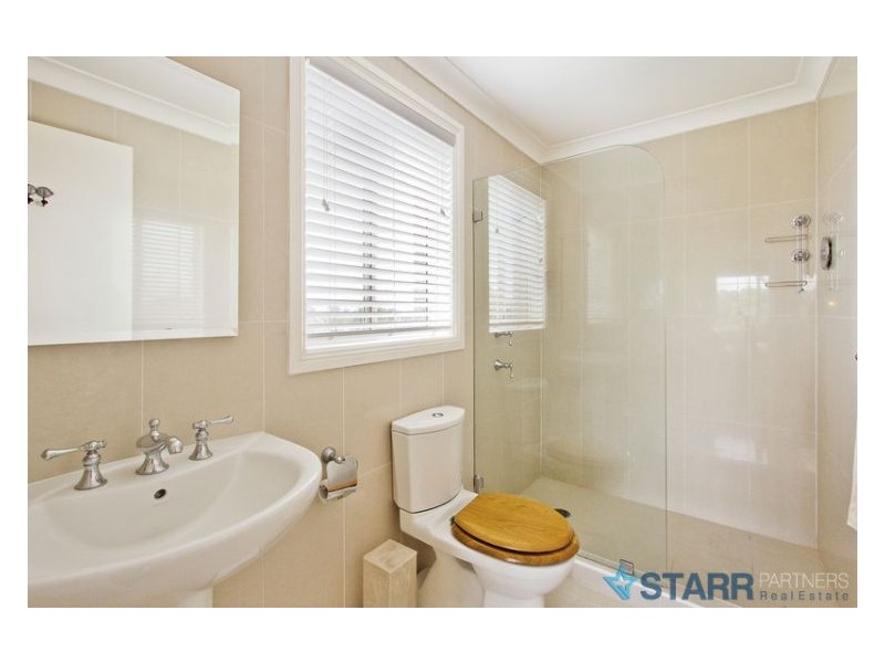 5 Grandoaks Pl, Castle Hill NSW 2154