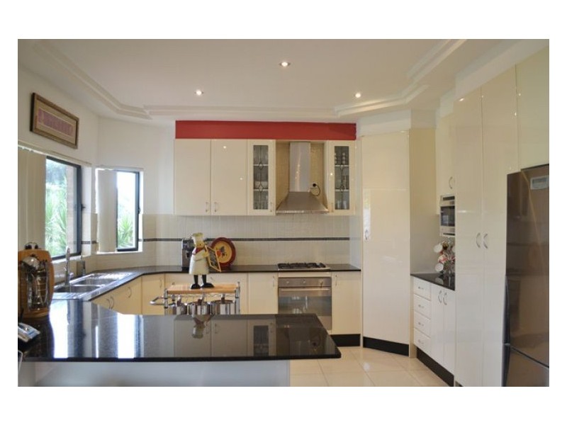 8 Strickland Rd, Guildford NSW 2161