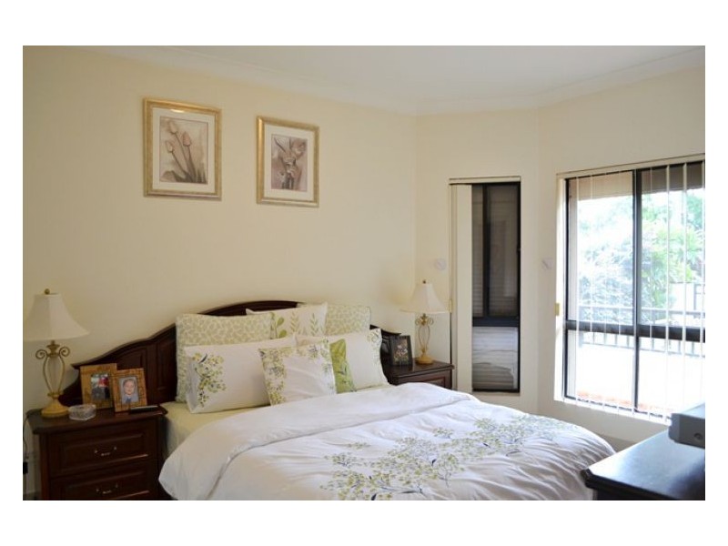 8 Strickland Rd, Guildford NSW 2161