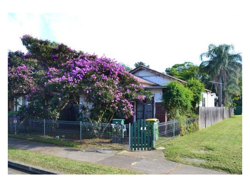 5 Wallace St, Granville NSW 2142