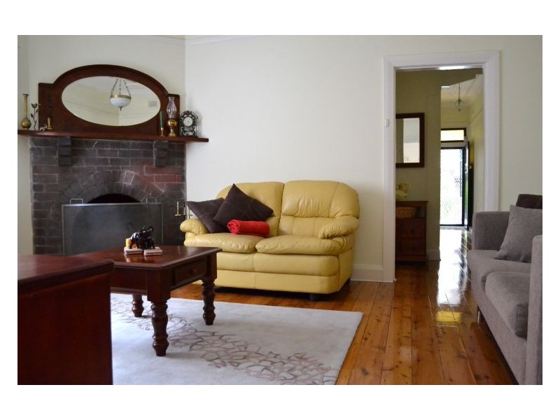 77 Hampstead Rd, Auburn NSW 2144