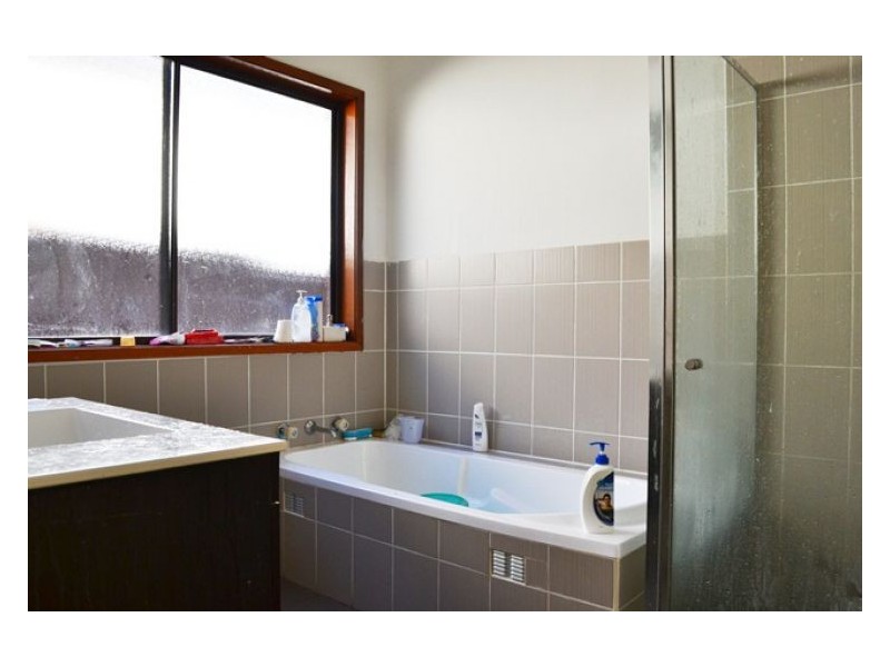 4 Ettalong Rd, Auburn NSW 2144