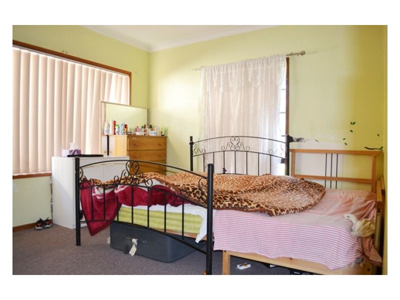 4 Ettalong Rd, Auburn NSW 2144