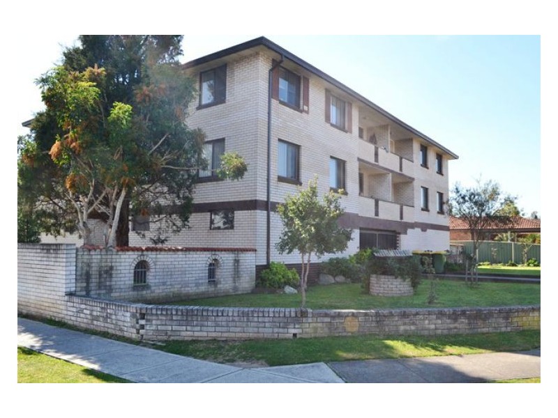 2/37-39 Blaxcell St, Granville NSW 2142