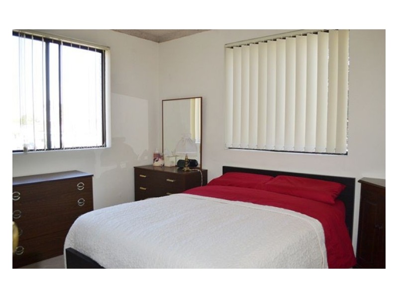 2/37-39 Blaxcell St, Granville NSW 2142