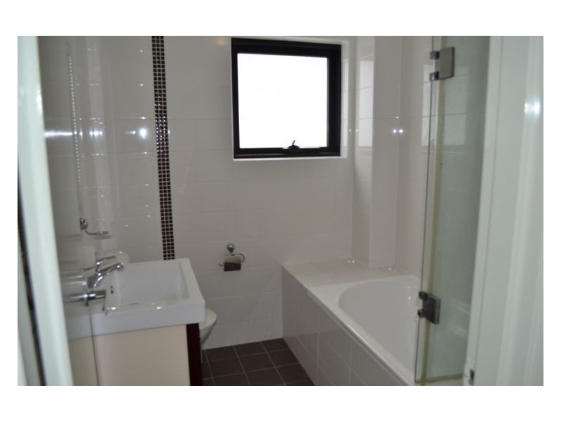 2/11 Renwick, Leichhardt NSW 2040