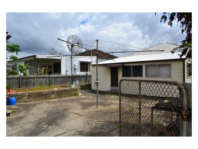 35 Hampstead Road, Auburn NSW 2144