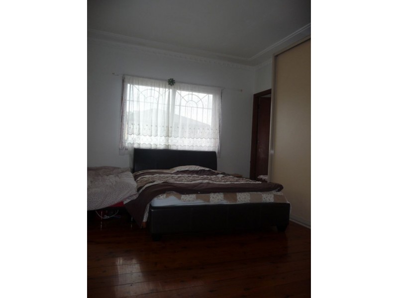 36 Rhodes Ave, Guildford NSW 2161