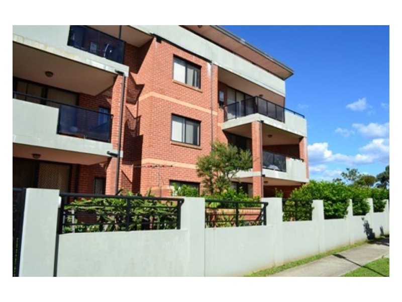 11/7-11 Kitchener Ave, Regents Park NSW 2143