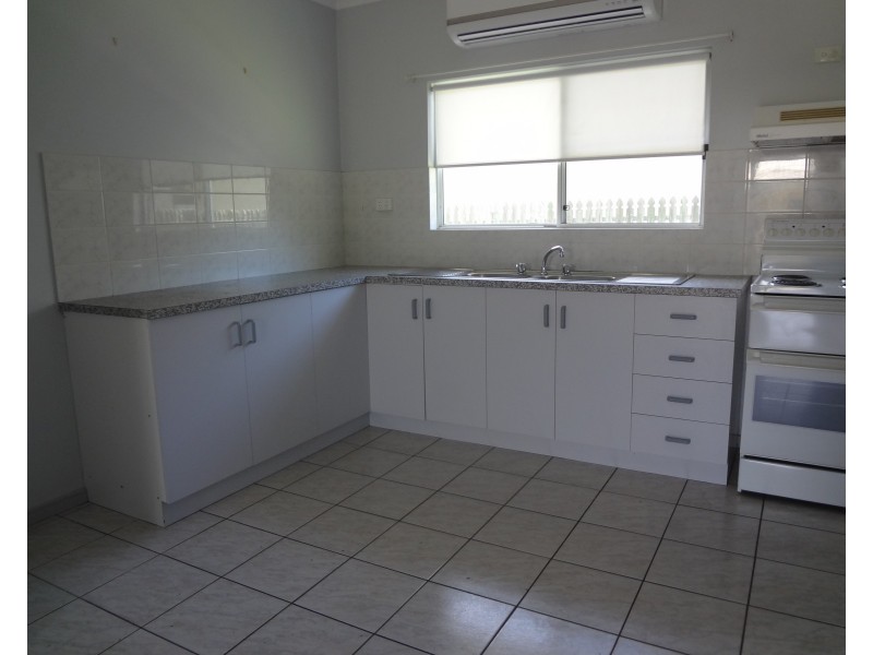 1/102 KENNEALLY ROAD, Mareeba QLD 4880