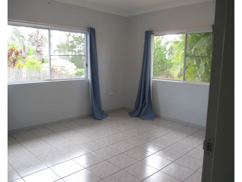 1/102 KENNEALLY ROAD, Mareeba QLD 4880