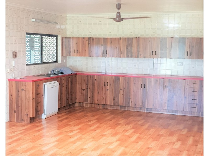 2 Hales Street, Mareeba QLD 4880