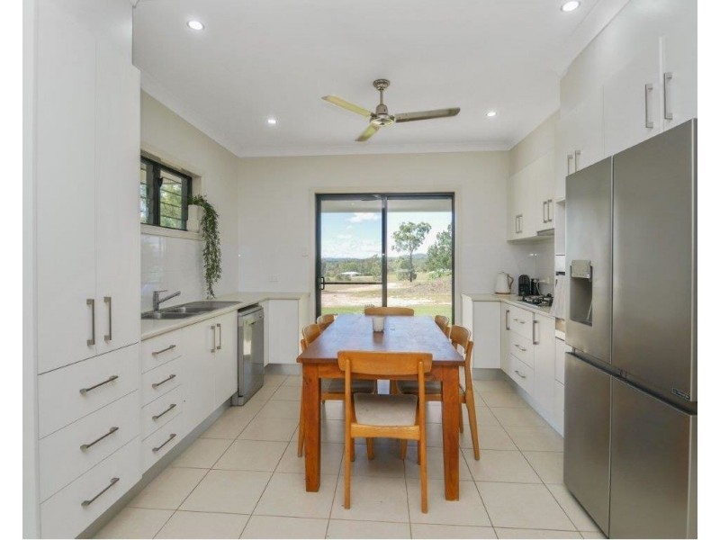 25 Country Road, Mareeba QLD 4880