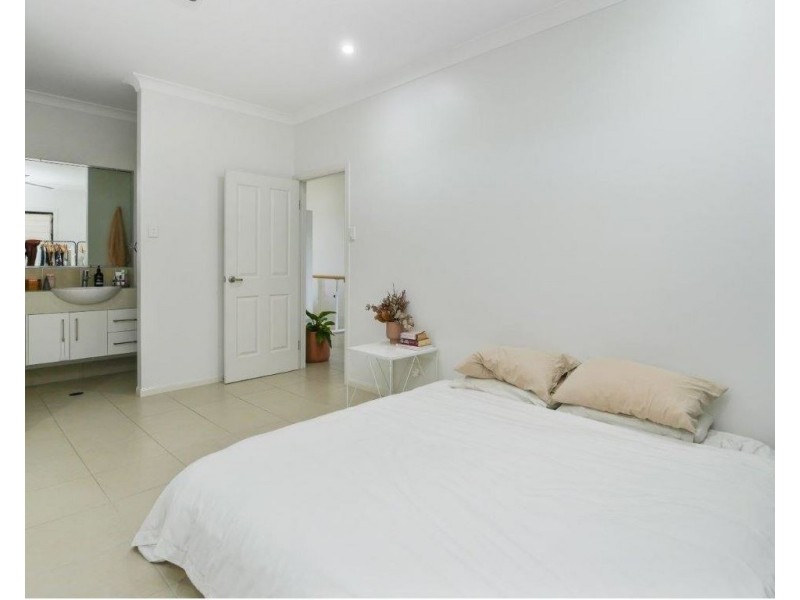 25 Country Road, Mareeba QLD 4880