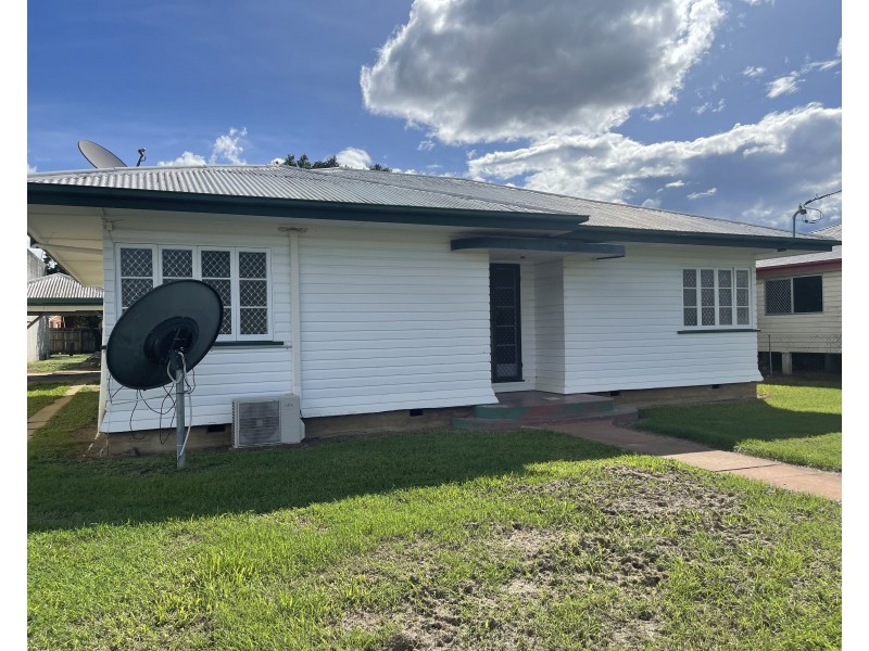 124 WALSH STREET, Mareeba QLD 4880
