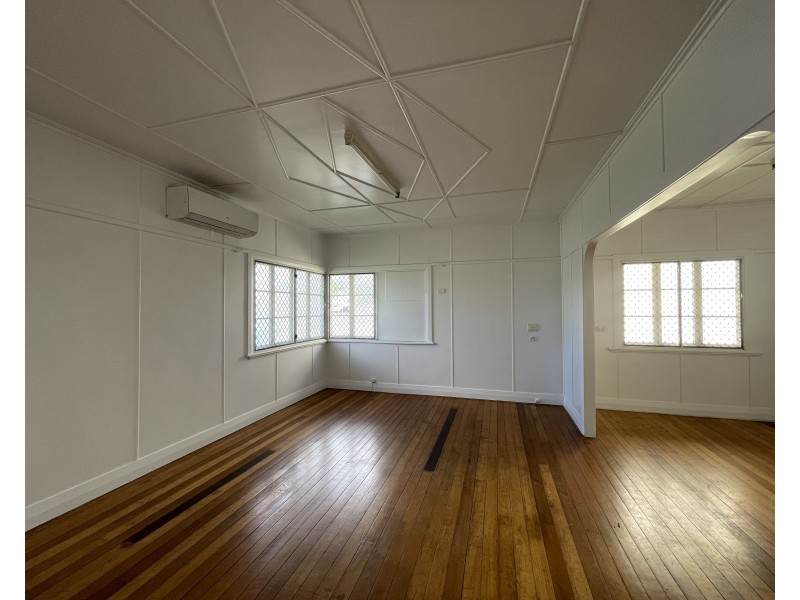 124 WALSH STREET, Mareeba QLD 4880