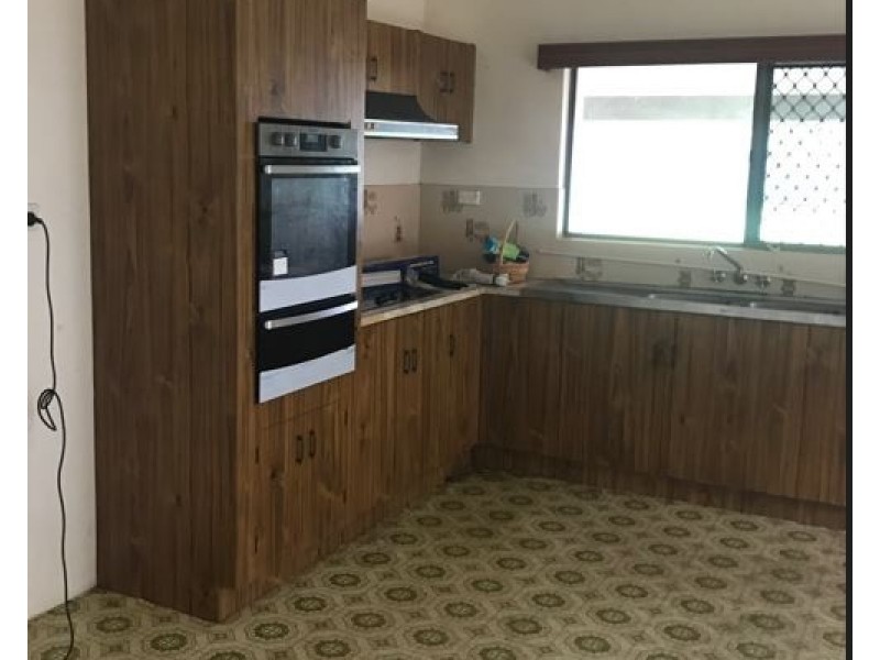 325 Byrnes Street, Mareeba QLD 4880