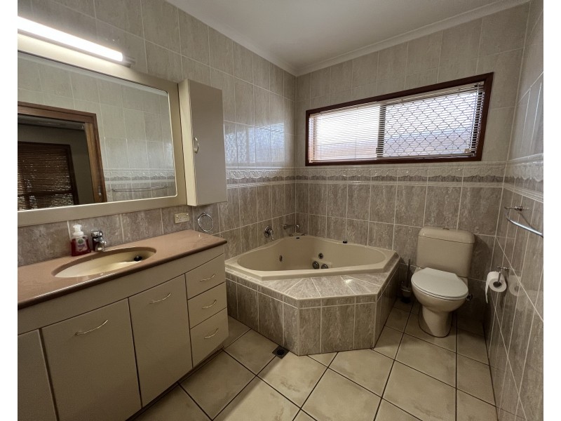 16 Dangaard Street, Mareeba QLD 4880