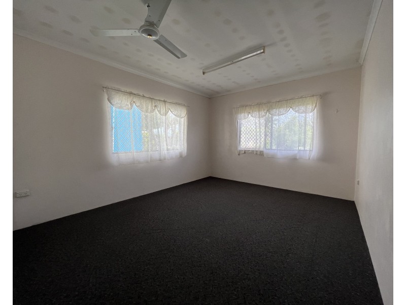 12 Casey Street, Mareeba QLD 4880