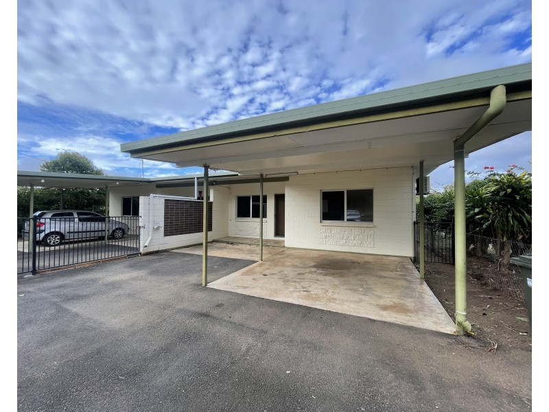 2/31 Martin Avenue, Mareeba QLD 4880